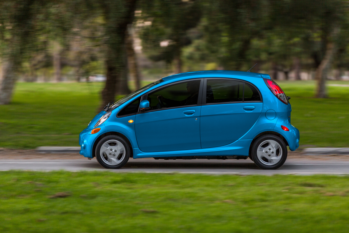 Miev mitsubishi 2009 2010 2011 car electric imiev autoevolution motors japan s1 present agree thai government adverts focuses goes social In-depth review of Mitsubishi i-MiEV electric vehicle range and charging