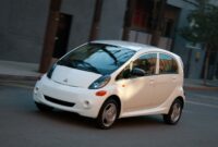In-depth review of Mitsubishi i-MiEV electric vehicle range and charging